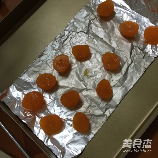 蛋黄莲蓉月饼