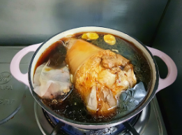 如何做招财肘子