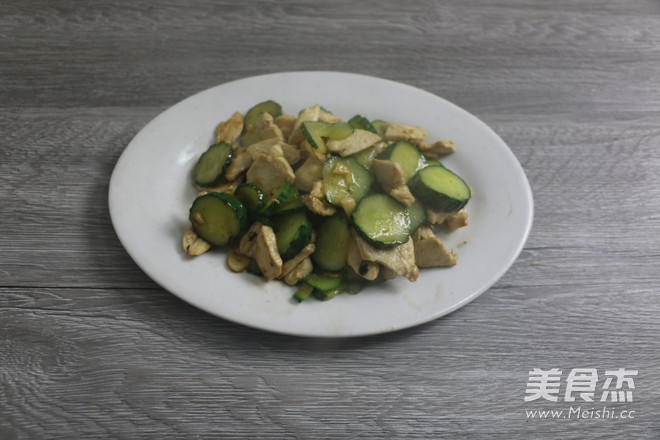 黄瓜炒鸡胸-减肥期做法