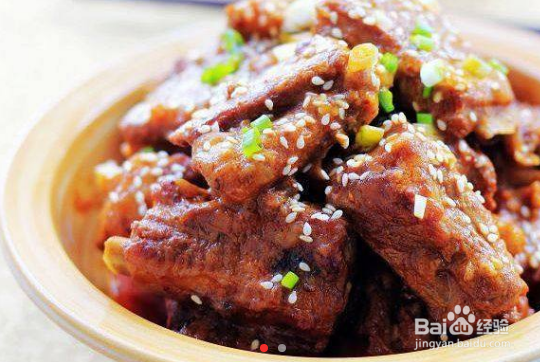 腐乳烧排骨的做法