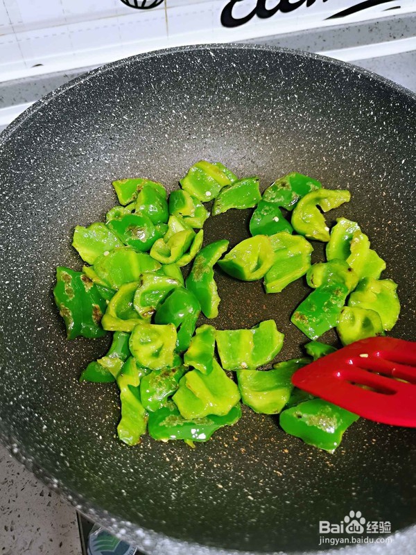青椒炒鸡蛋制作流程