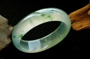 翡翠镯子如何鉴定