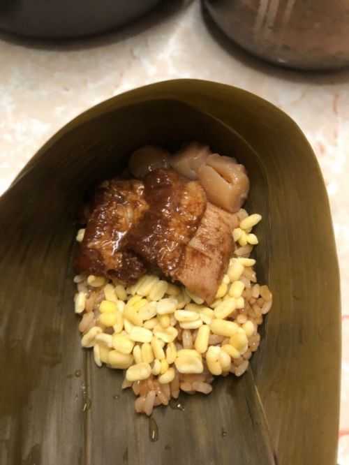 广东风味绿豆肉粽内含包法