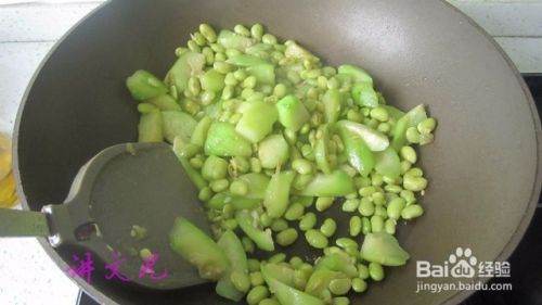 汉族传统名菜，丝瓜炒毛豆营养美味不油腻