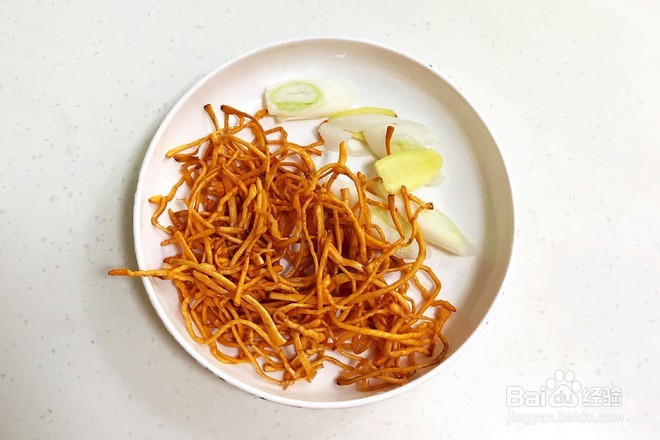 营养的虫草蒸鸡腿