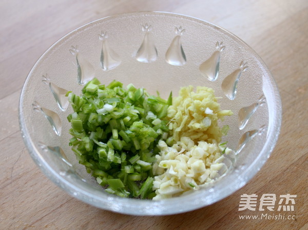 葱香油鸡腿的做法