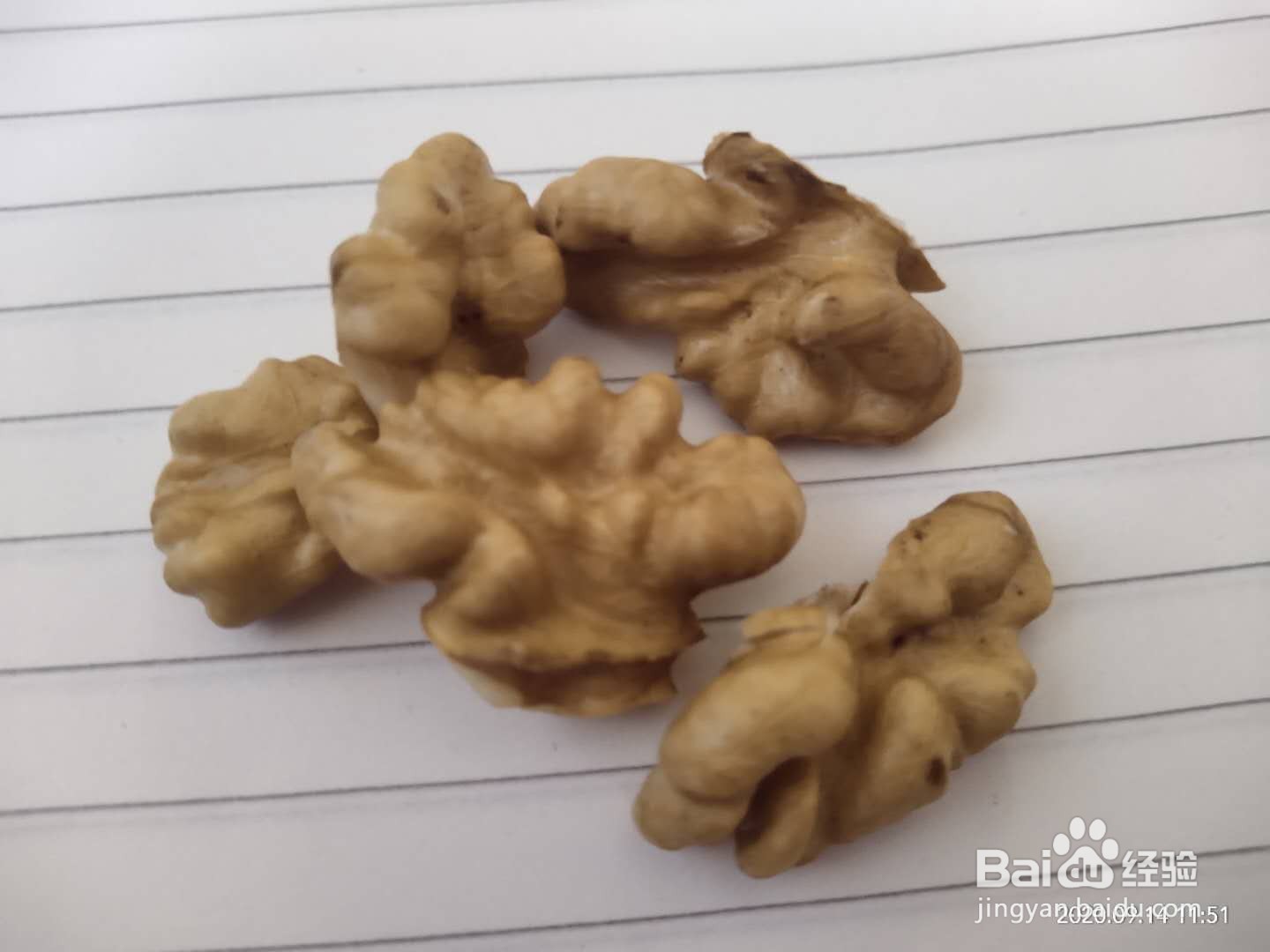 如何快速的剥核桃皮