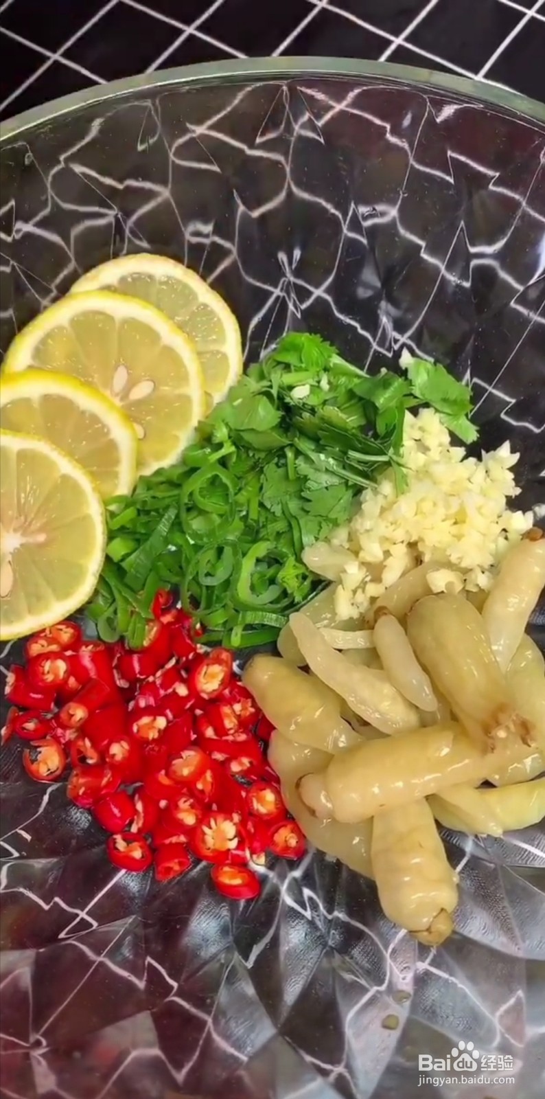 怎么制作美味好吃的无骨柠檬鸡爪