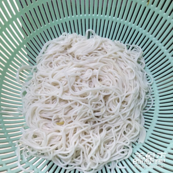 鸡蛋青菜炒面