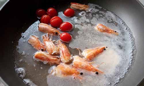 番茄鲜虾意大利面