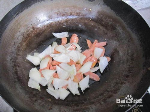 洋葱炒香肠
