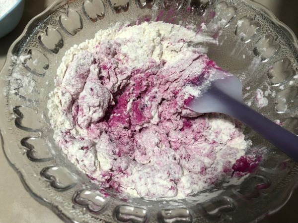 火龙果麻薯软欧包