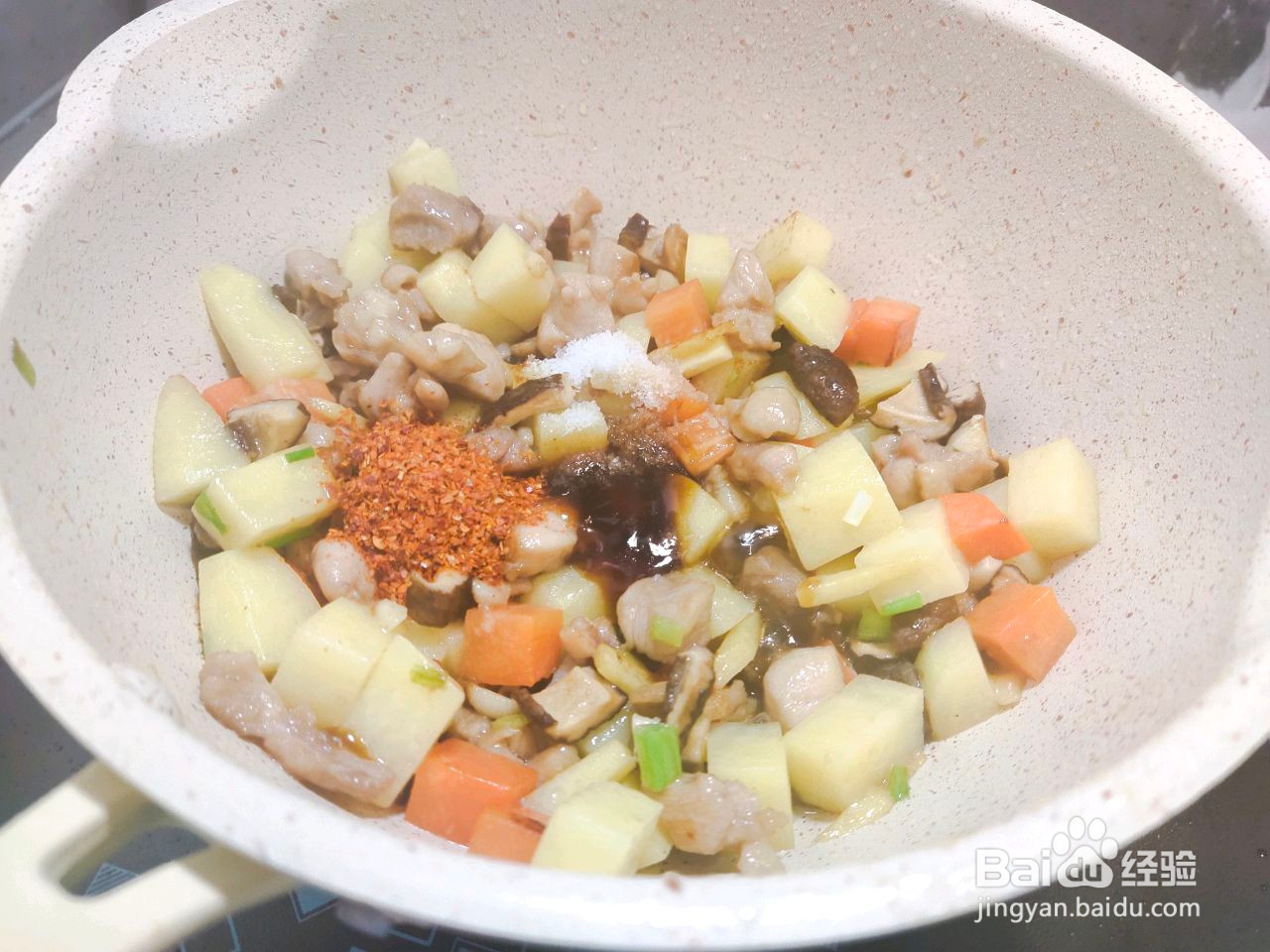 家常小炒辣炒土豆鸡丁的做法