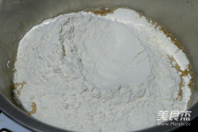 红糖坚果软欧面包