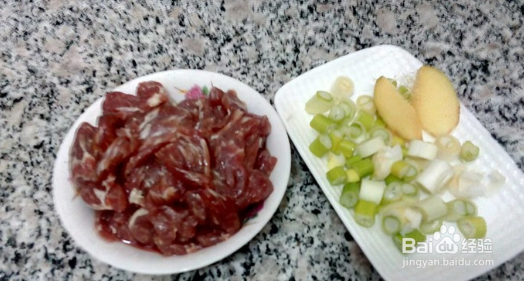 猪肉白菜炖蘑菇的做法