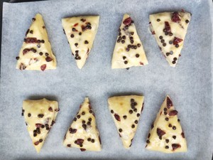 蔓越莓巧克力司康的做法