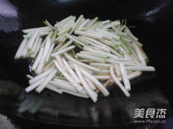 韭菜炒香干的做法
