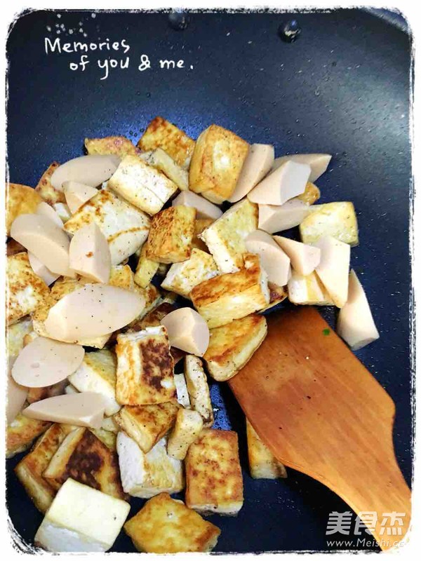 火腿肠炒豆腐