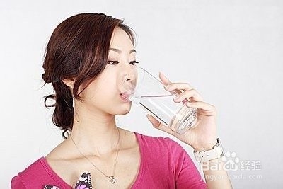 饭前应该喝水吗