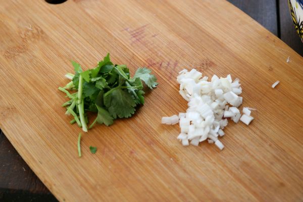 亚麻籽油凉拌鸡腿丝