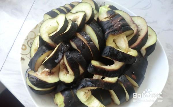 跟着学馋嘴的肉末茄子锅贴饺子