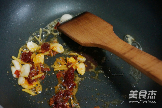 鱼香鹌鹑蛋的做法