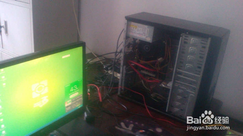 电脑开机后主机运转屏幕通电不显示怎样解决?