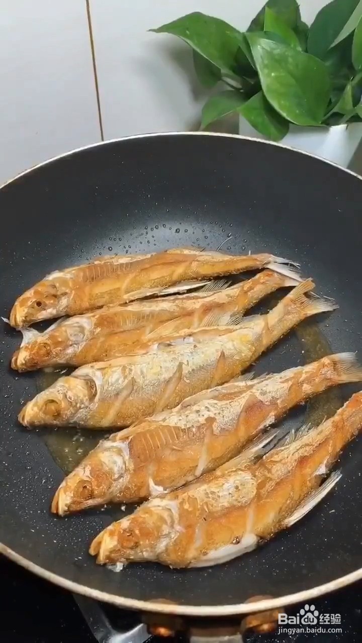 如何在家弄好吃美味的红烧小鲳鱼