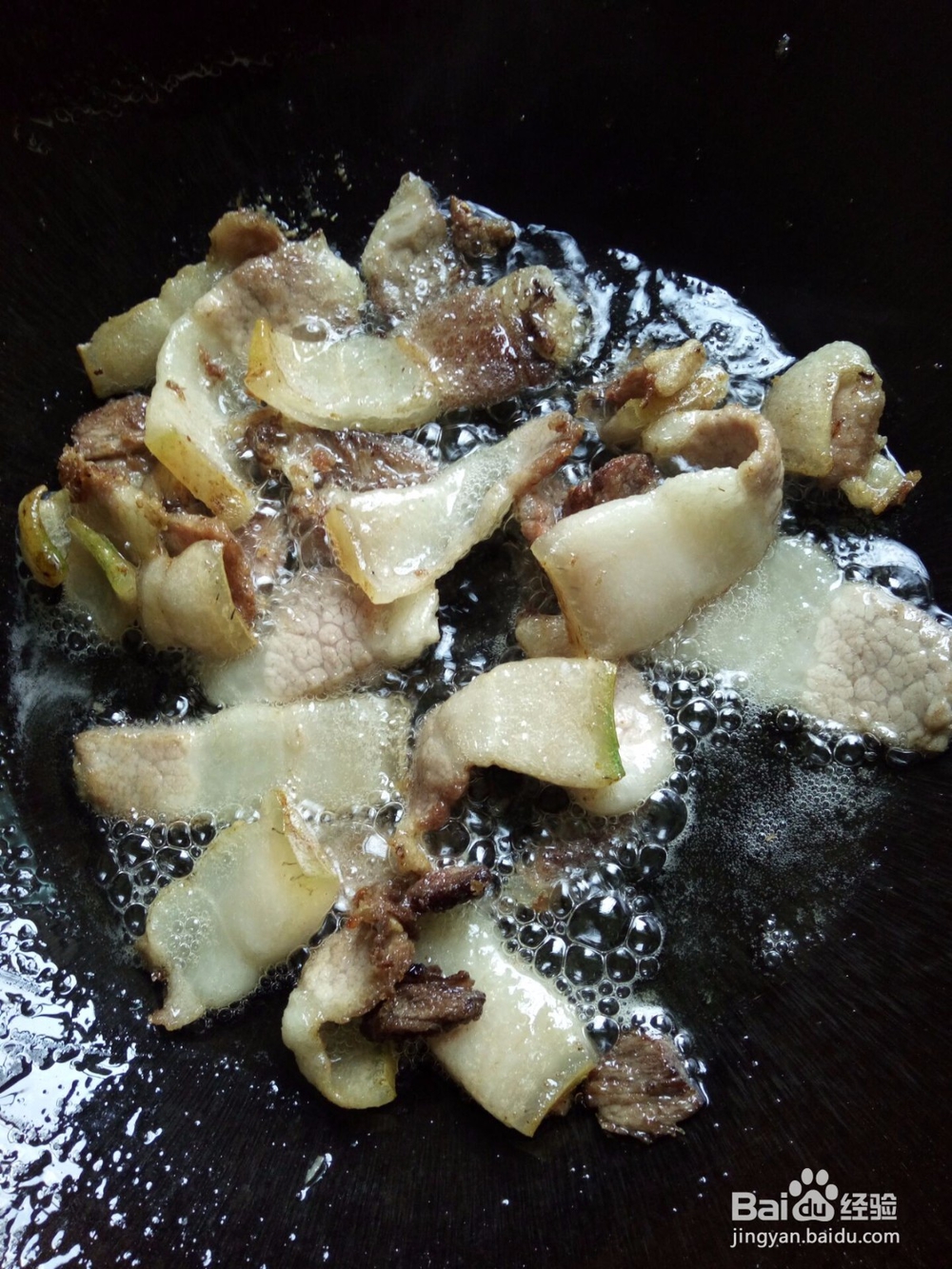 茭白苦瓜回锅肉盖浇饭,一个人的家常味。