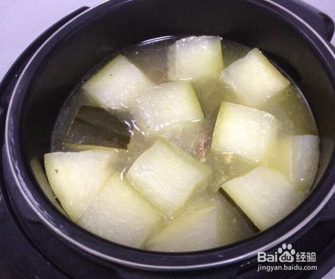 冬瓜猪蹄汤的做法