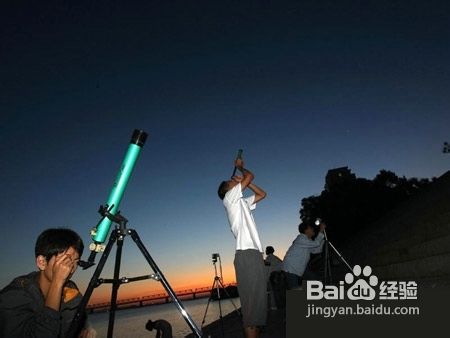 天文观测利用数码相机拍摄流星雨