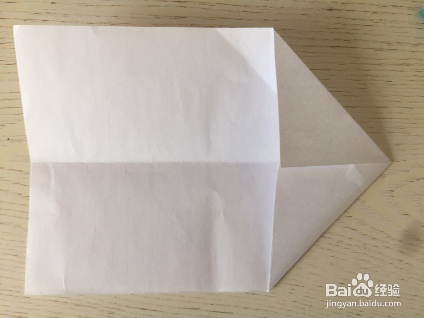 纸飞机的简单折法