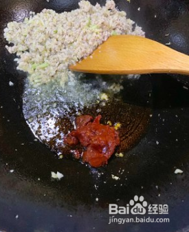 鱼香肉沫茄子焖面的做法