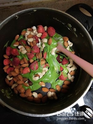 养生食补抹茶草莓牛扎糖的做法