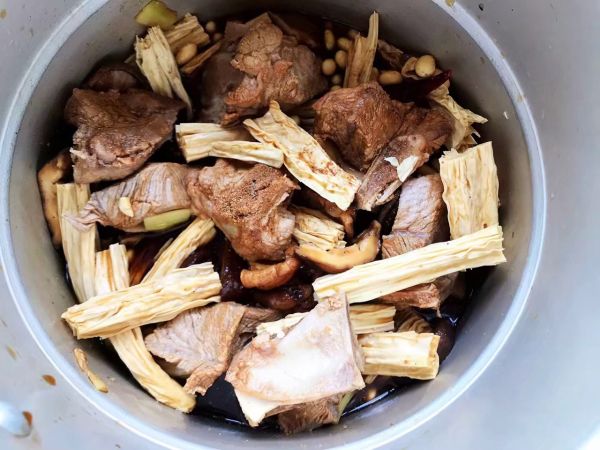 香菇黄豆腐竹烧排骨