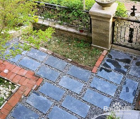 庭院铺青石和火烧石哪个好