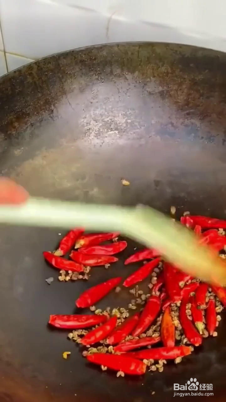 如何制作好吃的麻辣口水鸡