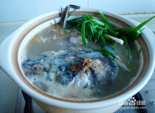 鱼头苕粉煲的做法