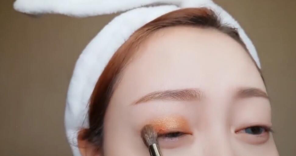如何画好橘色系眼妆？