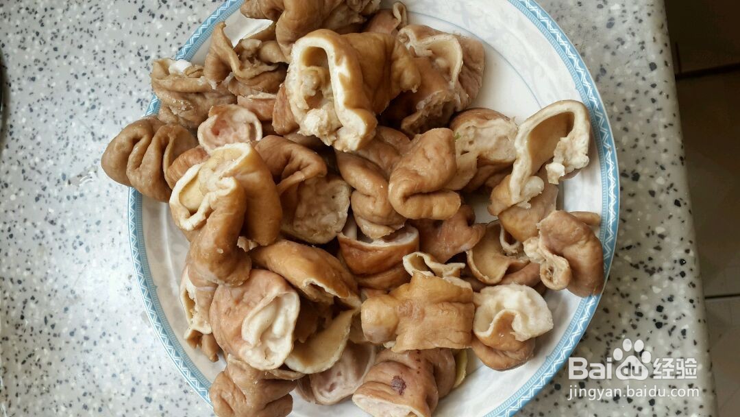 尖椒肥肠的做法