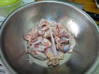 西兰花炒鸡的做法