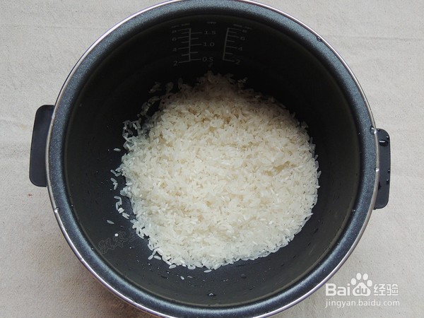 如何做美味的香菇腊肉焖饭