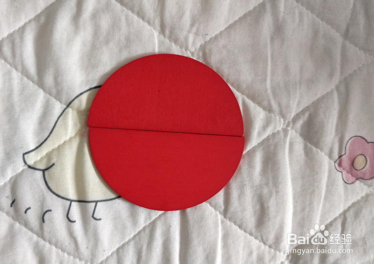 用形状积木怎么拼一只站着尖叫的鸟儿？