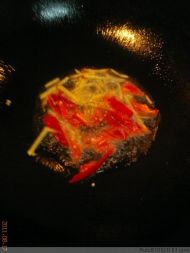 青椒炒花蛤的做法