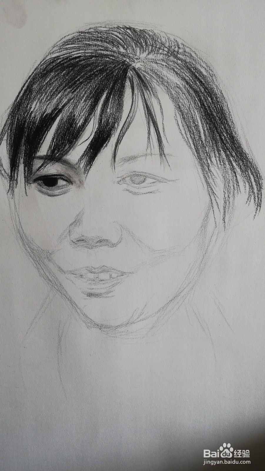 怎么画中年妇女的素描肖像