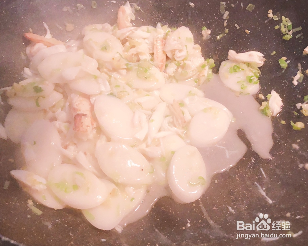细腻美味的蟹肉肉炒年糕菜