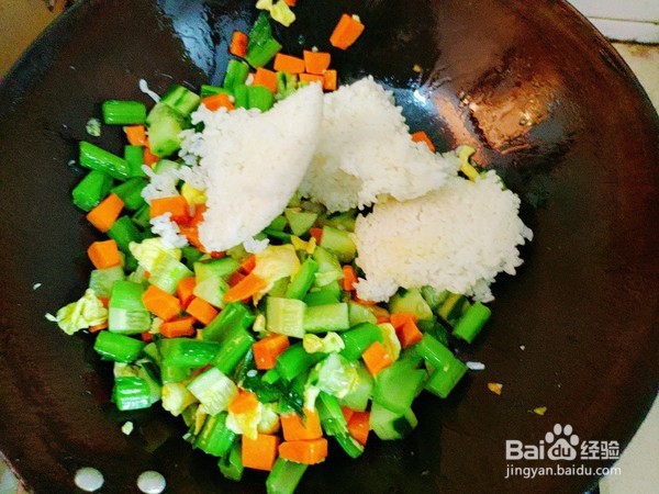 如何做彩虹炒饭