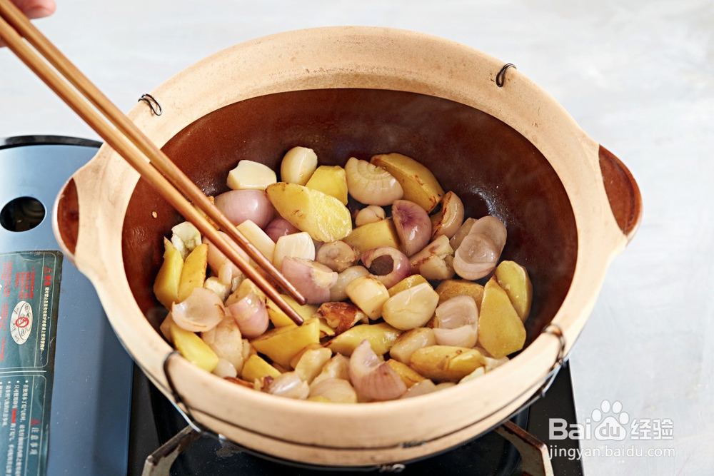 啫啫排骨煲怎么做？