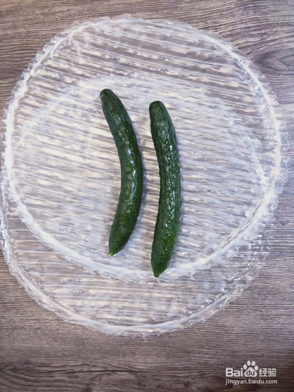 夏天的黄瓜拌凉皮