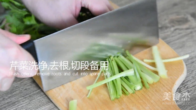 干锅藕片的做法
